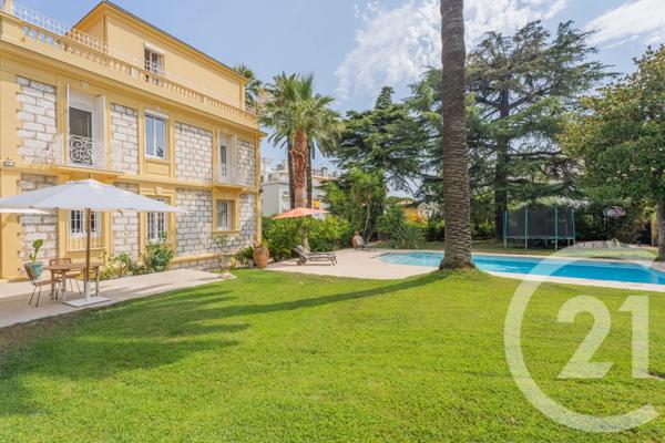 Maison à vendre  6 pièces - 296,57 m 2   NICE  - 06