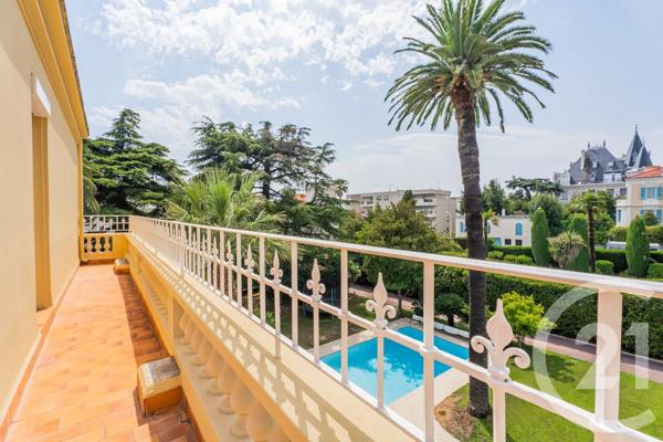 Maison à vendre  6 pièces - 296,57 m 2   NICE  - 06