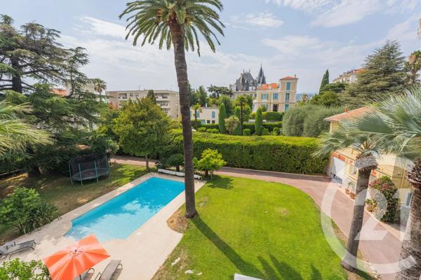 Maison à vendre  6 pièces - 296,57 m 2   NICE  - 06