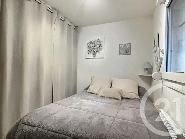 Appartement F2 à vendre  2 pièces - 30,15 m 2   LA LONDE LES MAURES  - 83