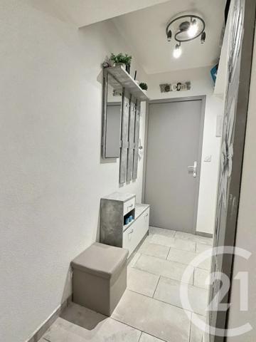 Appartement F2 à vendre  2 pièces - 30,15 m 2   LA LONDE LES MAURES  - 83