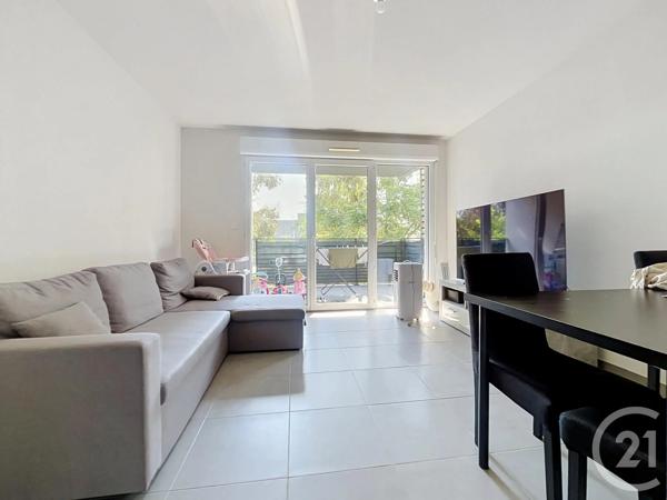 Appartement T3 à vendre  3 pièces - 51,69 m 2   ST RAPHAEL  - 83