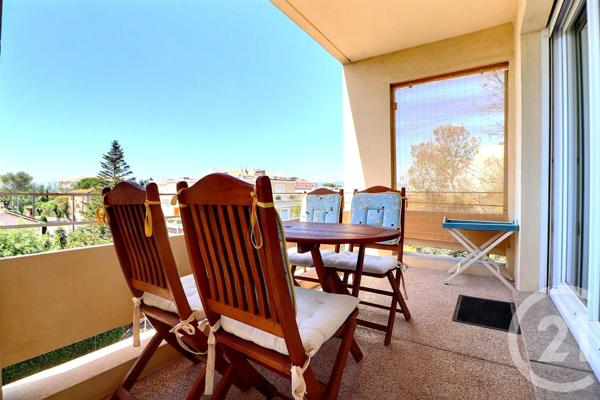 Appartement T3 à vendre  3 pièces - 51,69 m 2   ST RAPHAEL  - 83