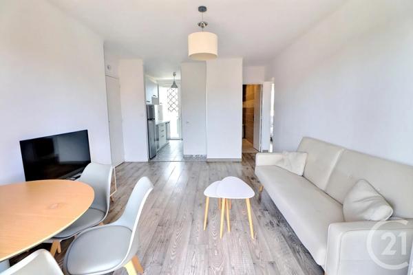 Appartement T3 à vendre  3 pièces - 51,69 m 2   ST RAPHAEL  - 83