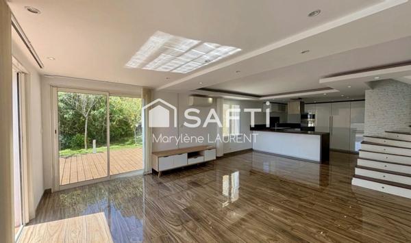 Maison mitoyenne de 80 m2 en co propriété avec une autre également a la vente