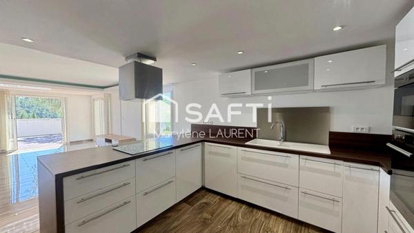 Maison mitoyenne de 80 m2 en co propriété avec une autre également a la vente