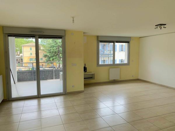 Appartement à louer    3 pièces •  Manosque