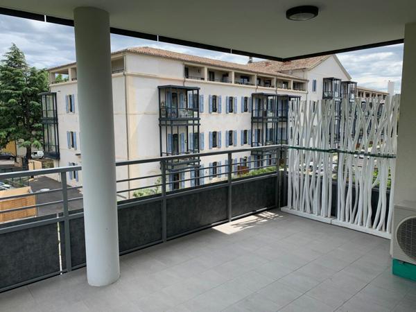 Appartement à louer    3 pièces •  Manosque