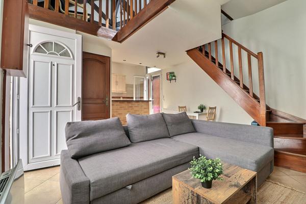 Maison en fond de cour avec extérieur privé de 10 m² au pied de l''église