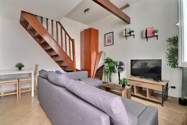Maison en fond de cour avec extérieur privé de 10 m² au pied de l''église