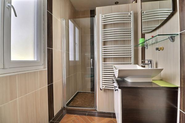 Maison en fond de cour avec extérieur privé de 10 m² au pied de l''église