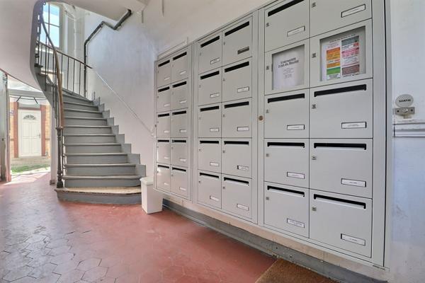 Maison en fond de cour avec extérieur privé de 10 m² au pied de l''église