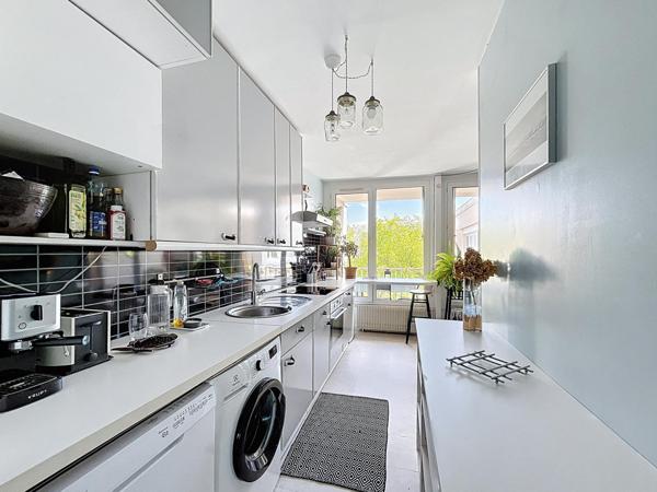 Appartement 4 chambres avec balcon + parking