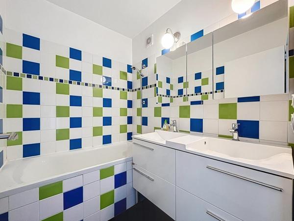 Appartement 4 chambres avec balcon + parking