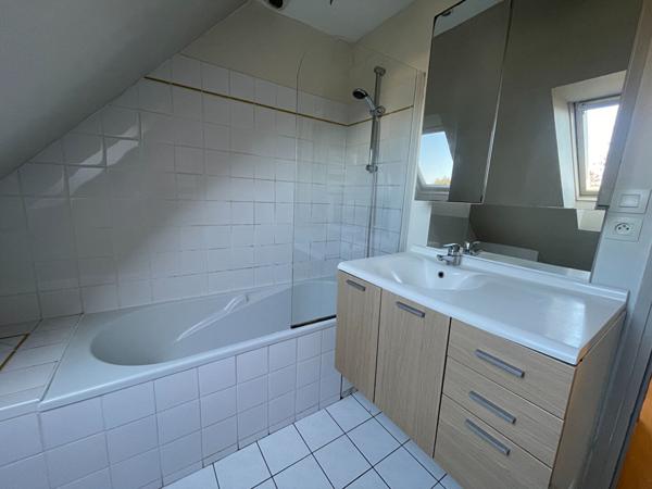 Maison à vendre à Ploeren Vannes 4 chambres secteur résidentiel avec jardin et garage