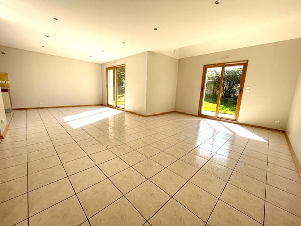 Maison à vendre à Ploeren Vannes 4 chambres secteur résidentiel avec jardin et garage