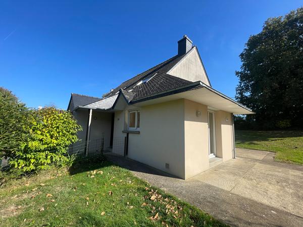 Maison à vendre à Ploeren Vannes 4 chambres secteur résidentiel avec jardin et garage