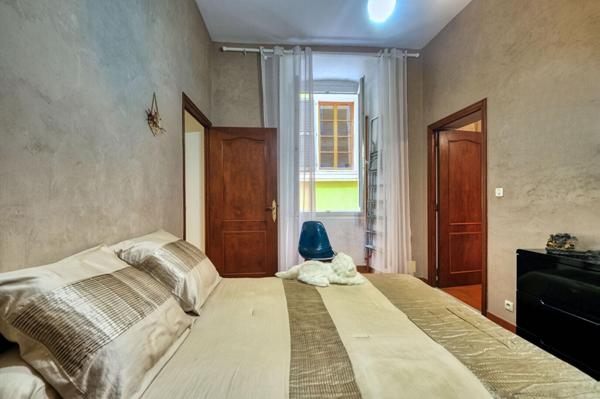 Appartement 4 pièces 81m² centre-ville Bastia à rénover