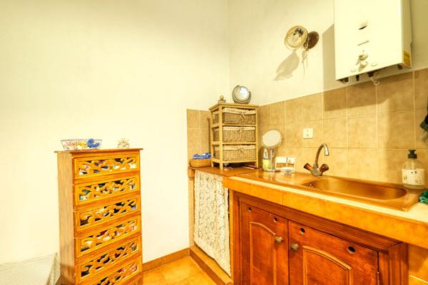 Appartement 4 pièces 81m² centre-ville Bastia à rénover