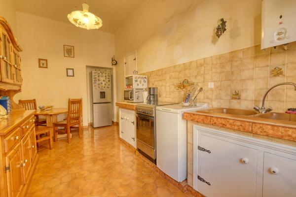 Appartement 4 pièces 81m² centre-ville Bastia à rénover
