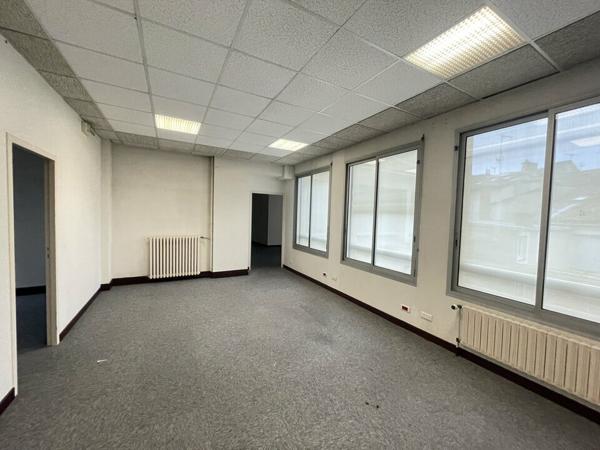 Bureaux de 141 m² à louer au cœur de Poitiers - Place Charles de Gaulle