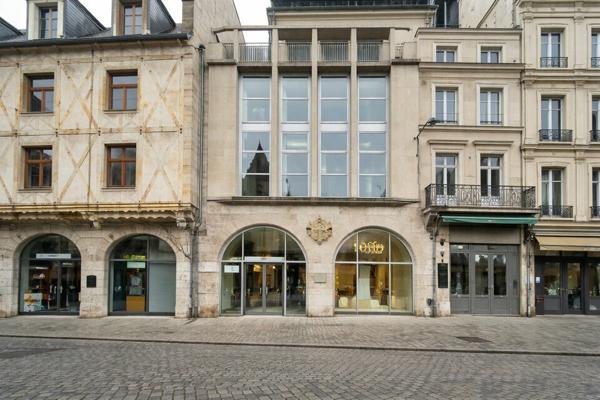 Bureaux de 141 m² à louer au cœur de Poitiers - Place Charles de Gaulle