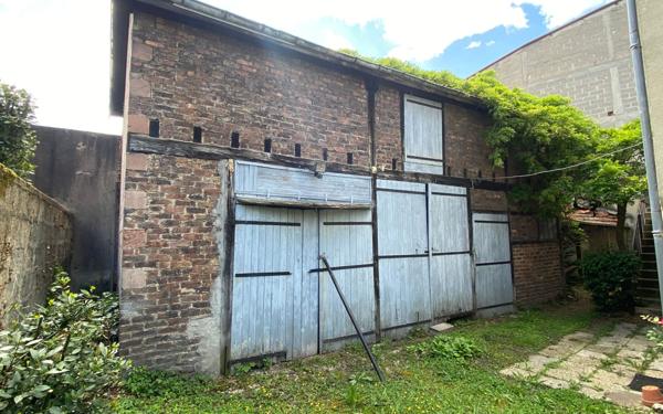 Maison à vendre    7 pièces •  Montceau-les-Mines