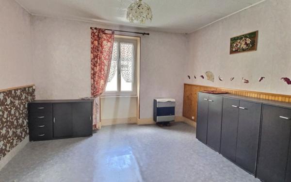 Maison à vendre    7 pièces •  Montceau-les-Mines