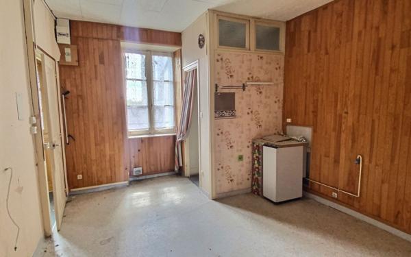 Maison à vendre    7 pièces •  Montceau-les-Mines