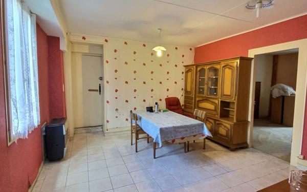 Maison à vendre    7 pièces •  Montceau-les-Mines