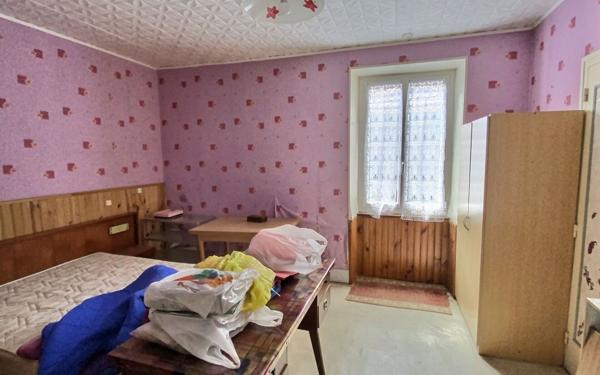 Maison à vendre    7 pièces •  Montceau-les-Mines