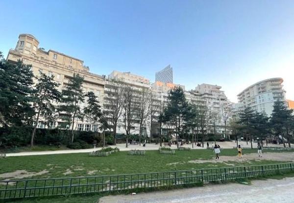 Location / Appartement T3 à Courbevoie (92400)