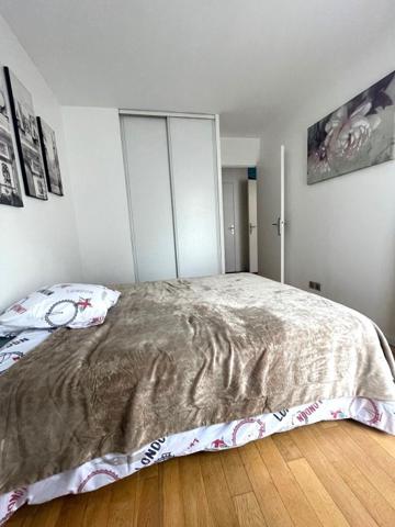 Location / Appartement T3 à Courbevoie (92400)