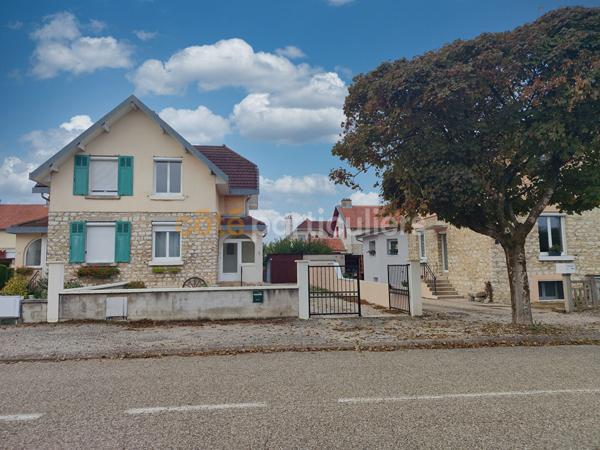 Vente
                Maison67 m² - 4 Pièces -
                    CHAMPVANS (39100)