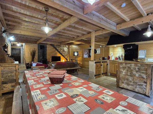 À vendre - Maison, 4 pièces située à Campan (65710)