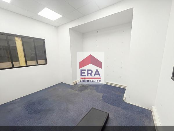 LOCAL COMMERCIAL / ENTREPÔT DE 130 m² - ZONE FRANCHE DU CANET (13014)