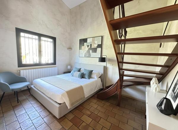 Maison de plain pied à Saint Chamas avec piscine