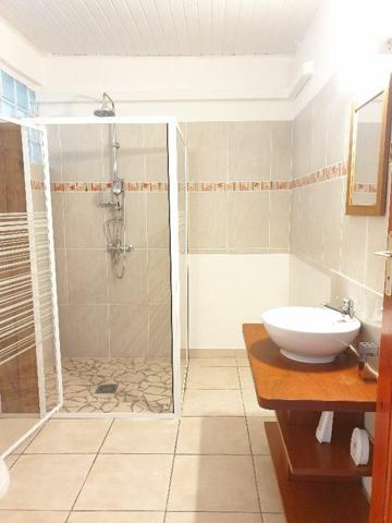 Appartement à louer    2 pièces •  Le Gosier