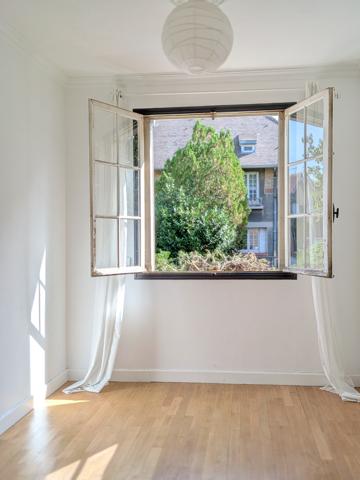 Maison
         3 pièces
        - 71 m² Exclusivité 575 000 € *
