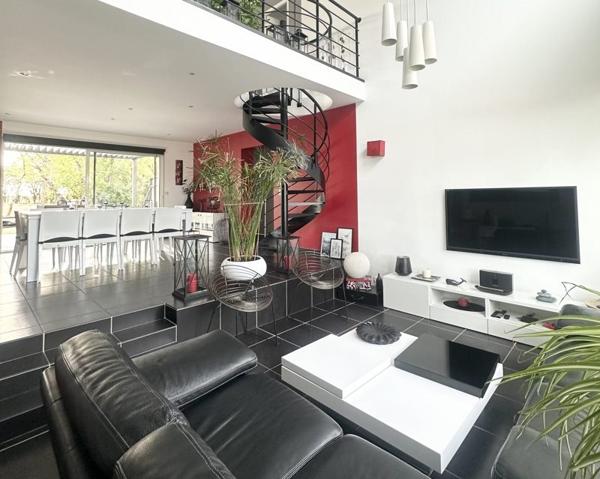Maison à vendre 421 200 € Saint-Georges-sur-Arnon 6 p 180 m² DPE B