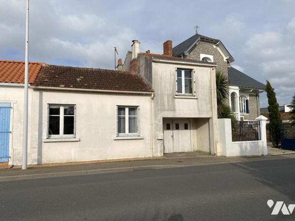 Commequiers, centre bourg, maison à rénover avec garage sur terrain de 340m² !