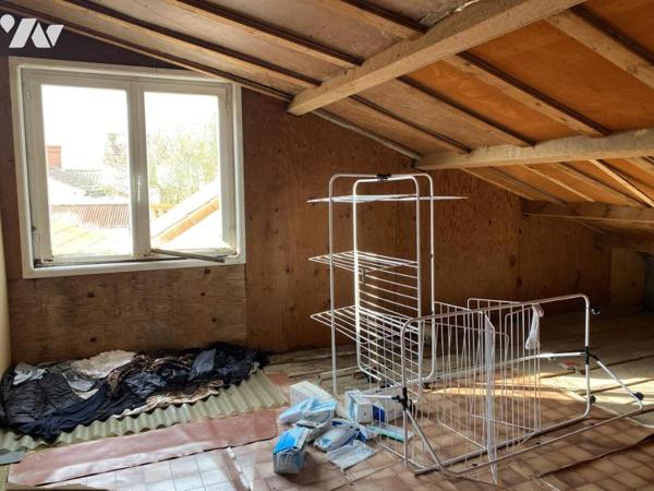 Commequiers, centre bourg, maison à rénover avec garage sur terrain de 340m² !