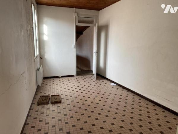 Commequiers, centre bourg, maison à rénover avec garage sur terrain de 340m² !