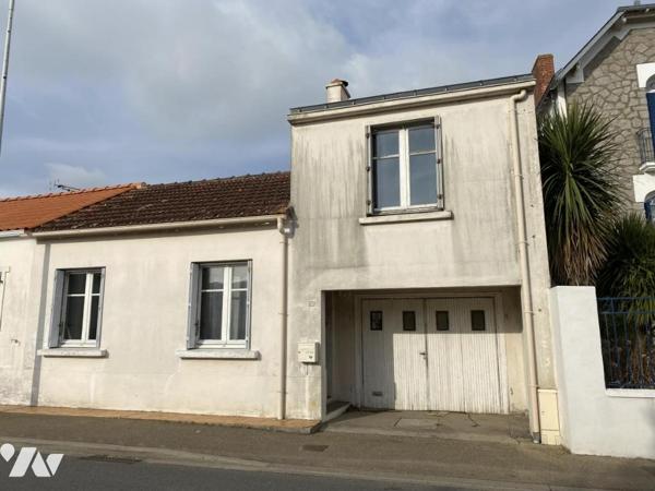 Commequiers, centre bourg, maison à rénover avec garage sur terrain de 340m² !