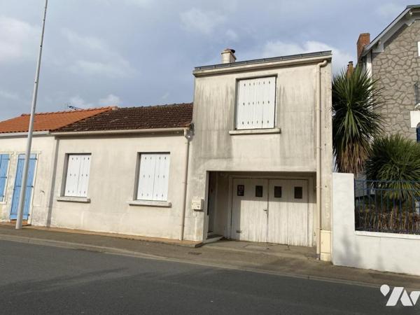 Commequiers, centre bourg, maison à rénover avec garage sur terrain de 340m² !