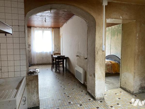 Commequiers, centre bourg, maison à rénover avec garage sur terrain de 340m² !