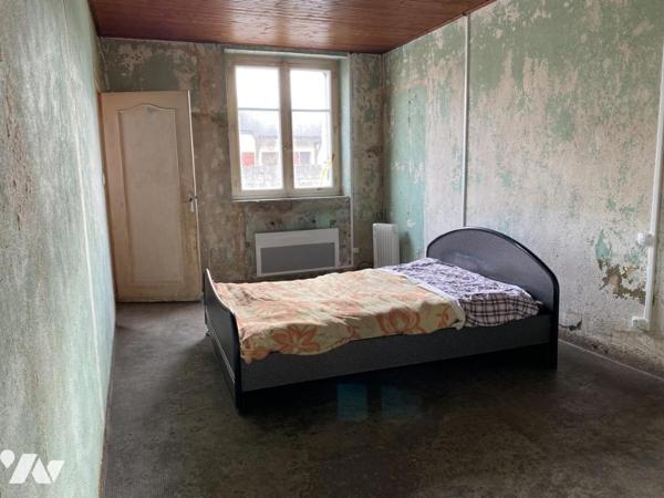 Commequiers, centre bourg, maison à rénover avec garage sur terrain de 340m² !