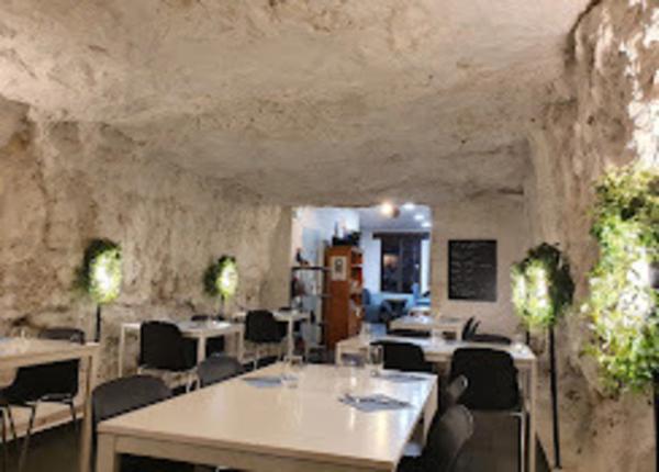 Fonds de commerce Crêperie-Bar à Vins-Restaurant à vendre CHAUMONT SUR LOIRE (41)