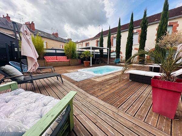 Maison Blois 8 pièces avec 5 appartements locatifs.