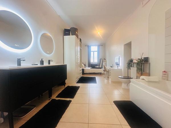 Maison Blois 8 pièces avec 5 appartements locatifs.